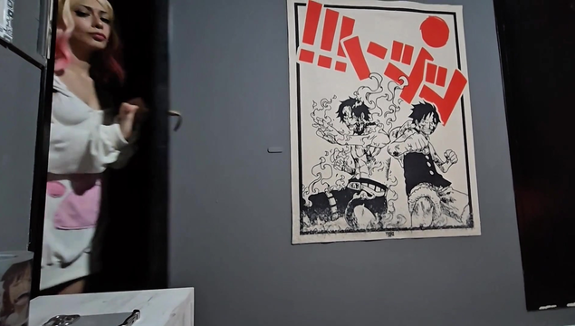 Отчим дал на рот падчерице после того, как она рассталась с парнем