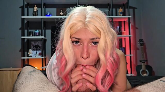 Отчим дал на рот падчерице после того, как она рассталась с парнем