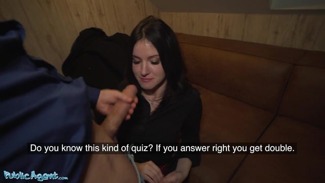 Одинокая гитаристка не отказалась от легких денег и удовольствия